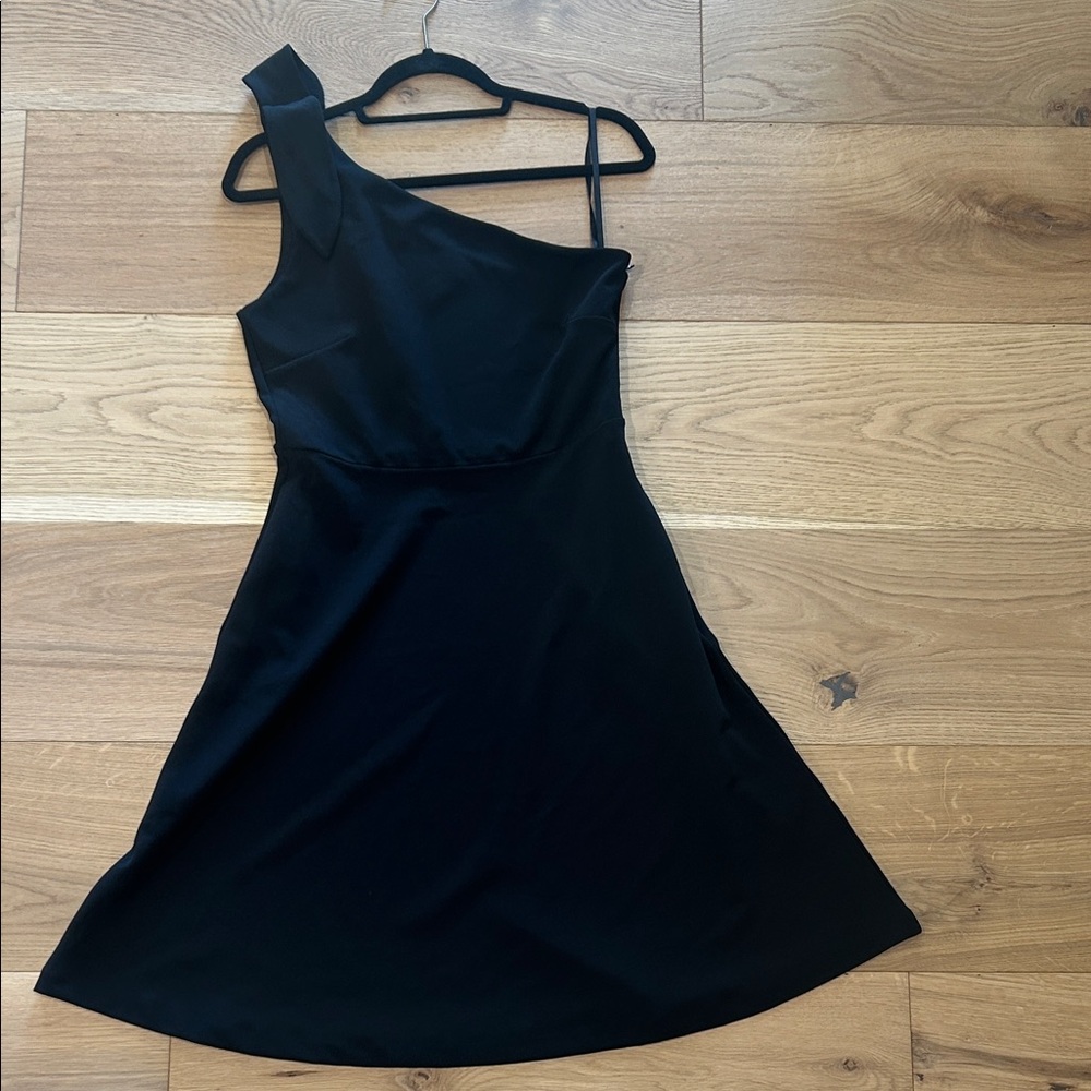Banana Republic | Black One-Shoulder Dress (6)